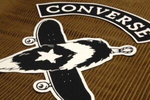 individuell gefertigte Patch-Stoffe mit Flexdruck für das gesponserte Converse Fun-Team, Skate-Team im Mofa-Gang-Stil