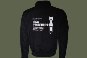 Bestickte Eastpak-Jacke für das Team der Foo Fighters Tour 2007 „Echo, Silence, Patience & Grace“